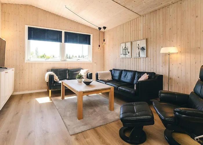 Semesterbostad 8 Person In