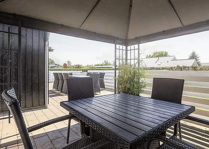 8 Person In * Otterup