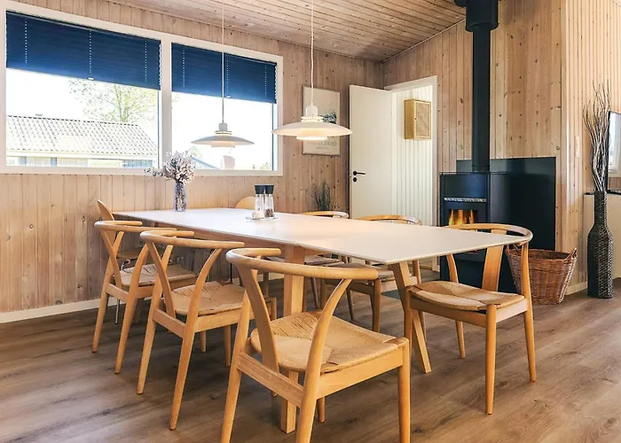 8 Person In * Otterup